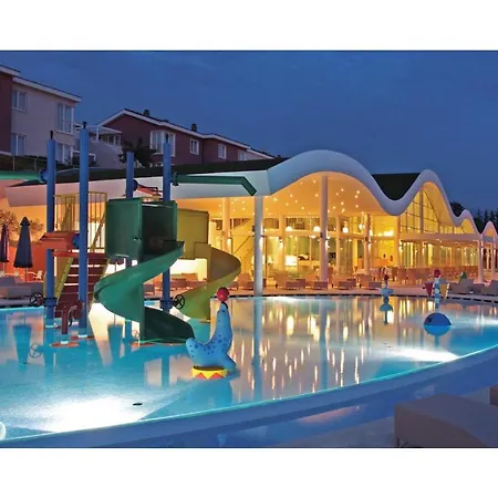 Awesome In With 3 Bedrooms, Wifi And Swimming Pool Appartamento *