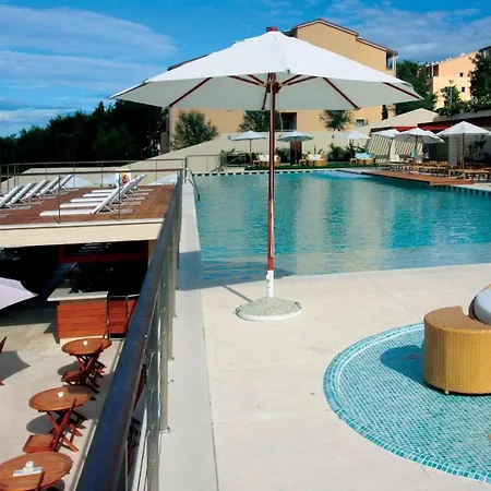 Appartamento Awesome In With 3 Bedrooms, Wifi And Swimming Pool