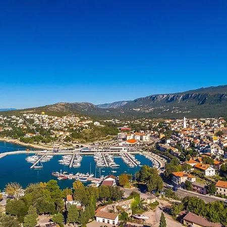 Appartamento Awesome In With 3 Bedrooms, Wifi And Swimming Pool