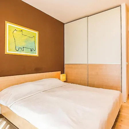 Awesome In With 3 Bedrooms, Wifi And Swimming Pool Appartamento