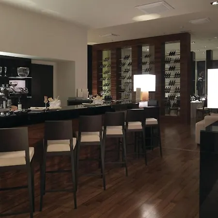 Awesome In With 3 Bedrooms, Wifi And Swimming Pool Appartamento *