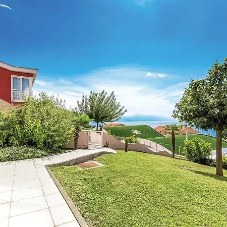 Appartamento Awesome In With 3 Bedrooms, Wifi And Swimming Pool Novi Vinodolski
